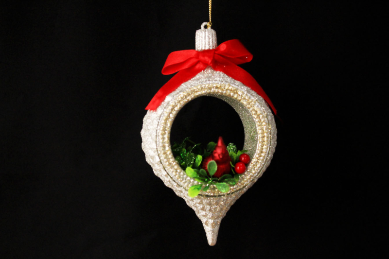 Cardinal Finial Ornament